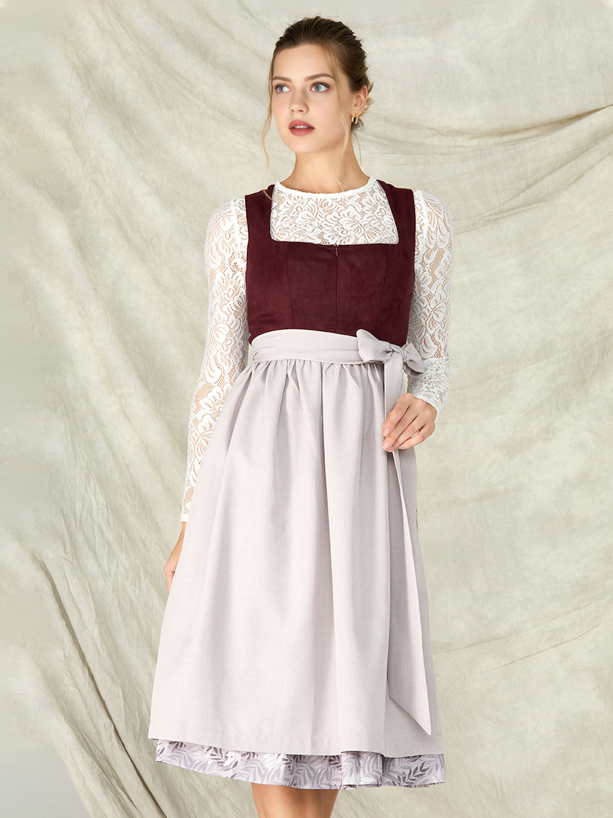 Spitzen Dirndlbluse in Lila