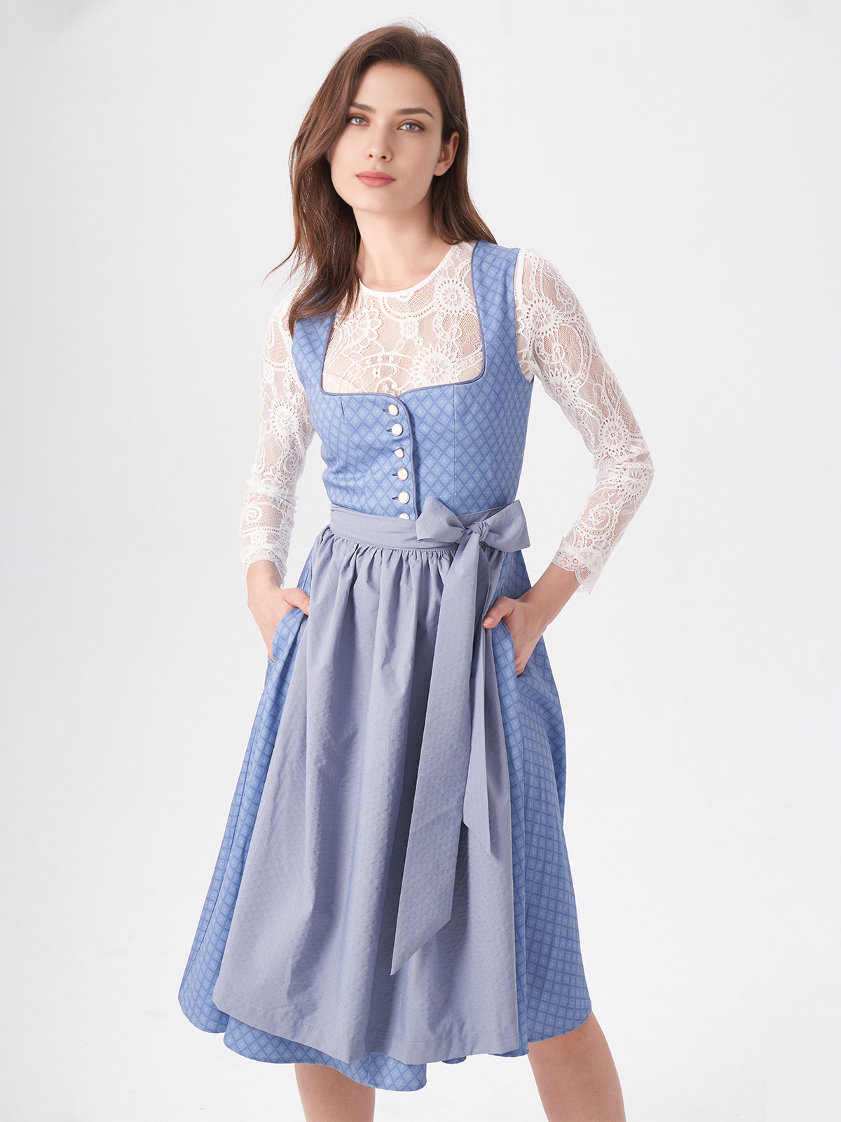 Dirndlbluse schwarz V-Ausschnitt