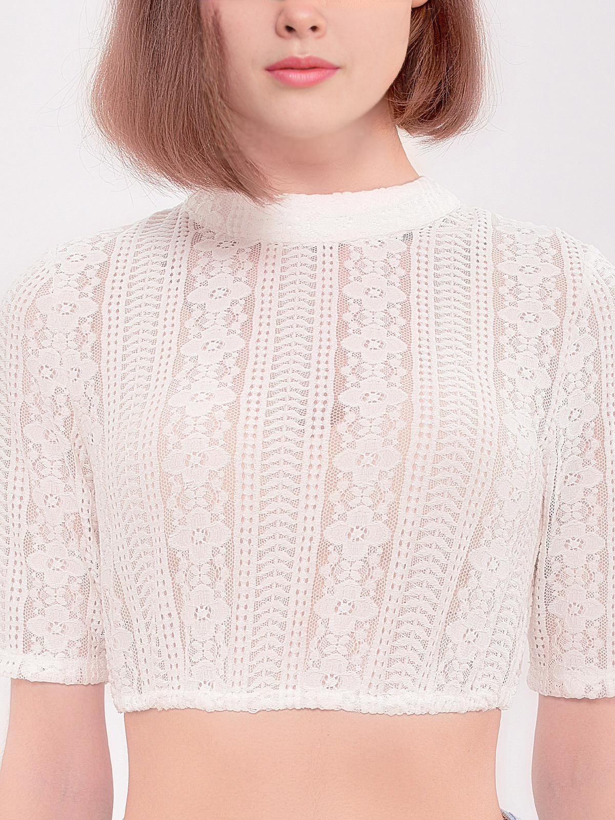 Moderne Dirndlbluse in Weiß