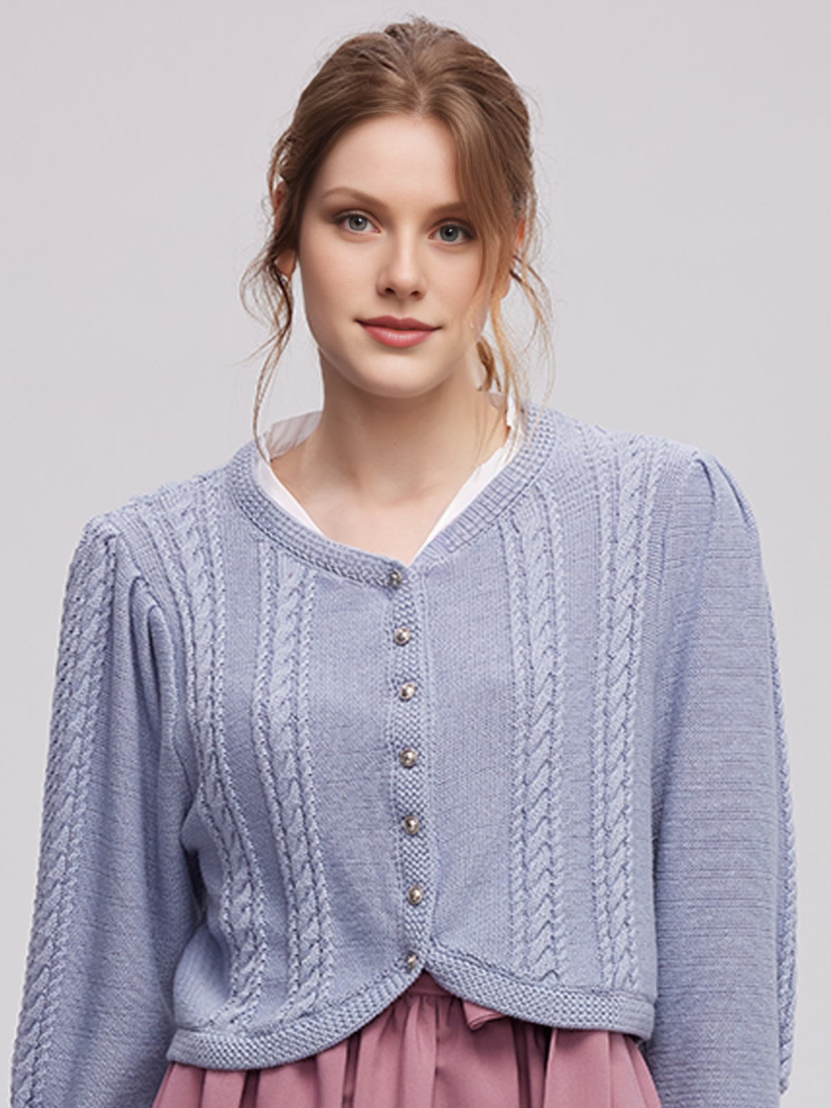 Dirndlbluse mit V-Ausschnitt und Langarm in Blau