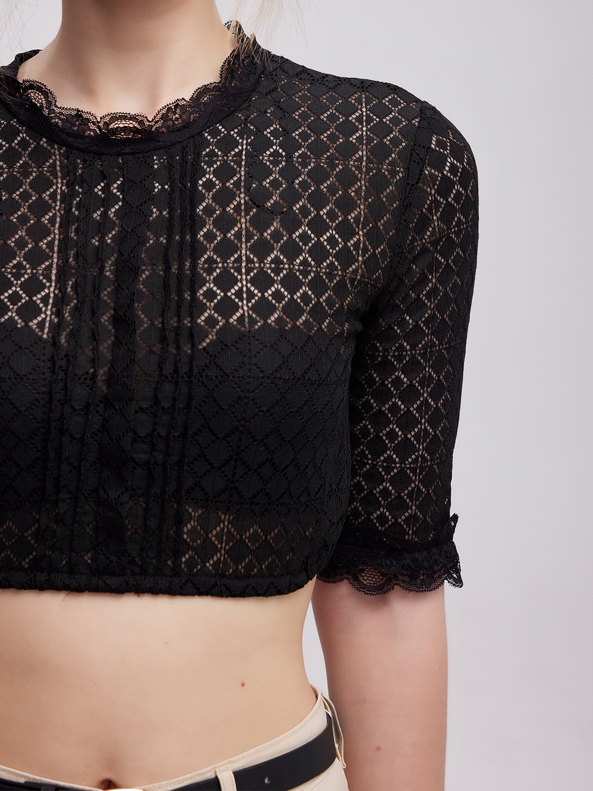 Modernes dunkelblaues Samt Dirndl mit Spitzenbesatz