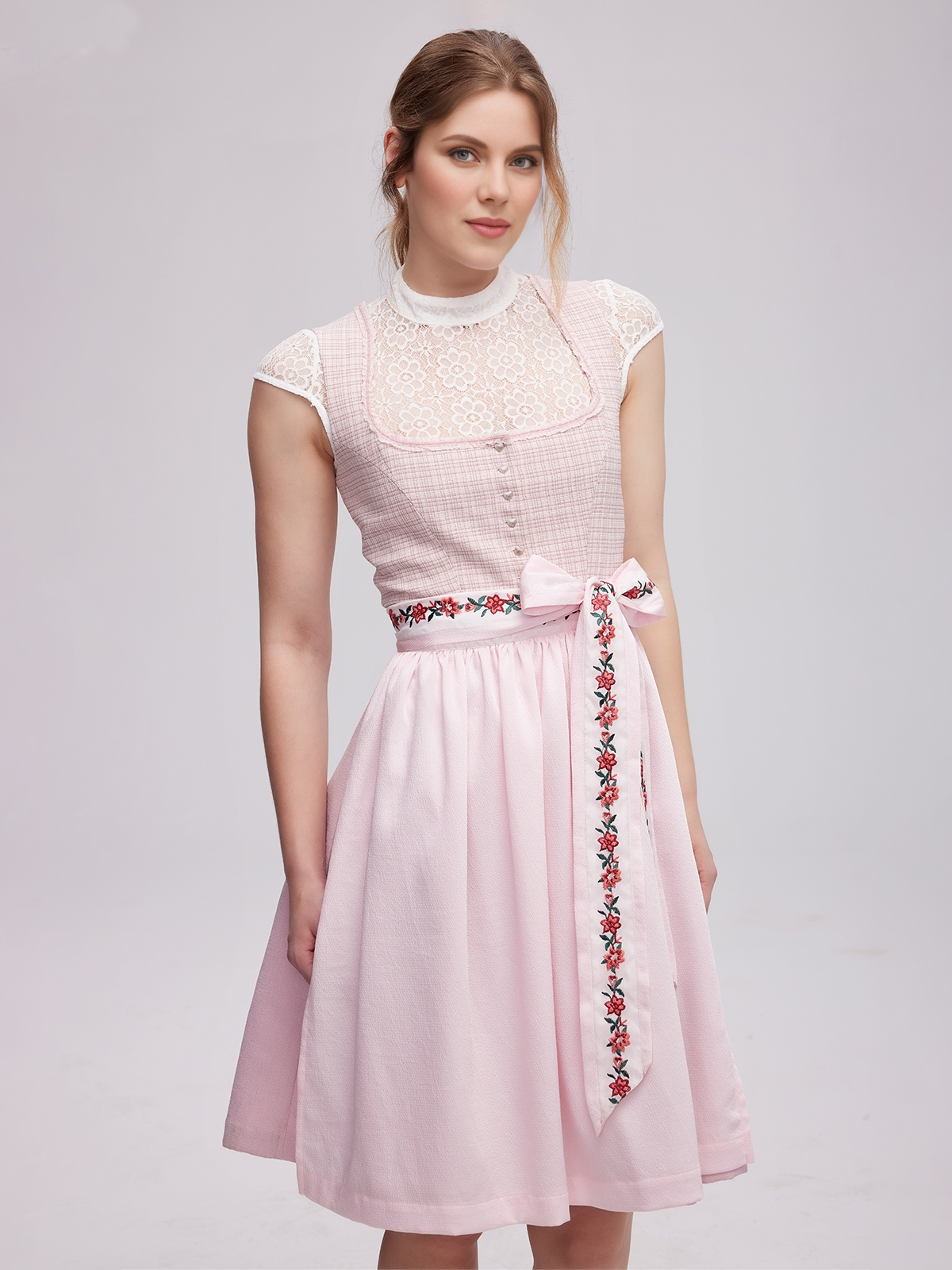 Dirndl mit Samt Oberteil in Rosa