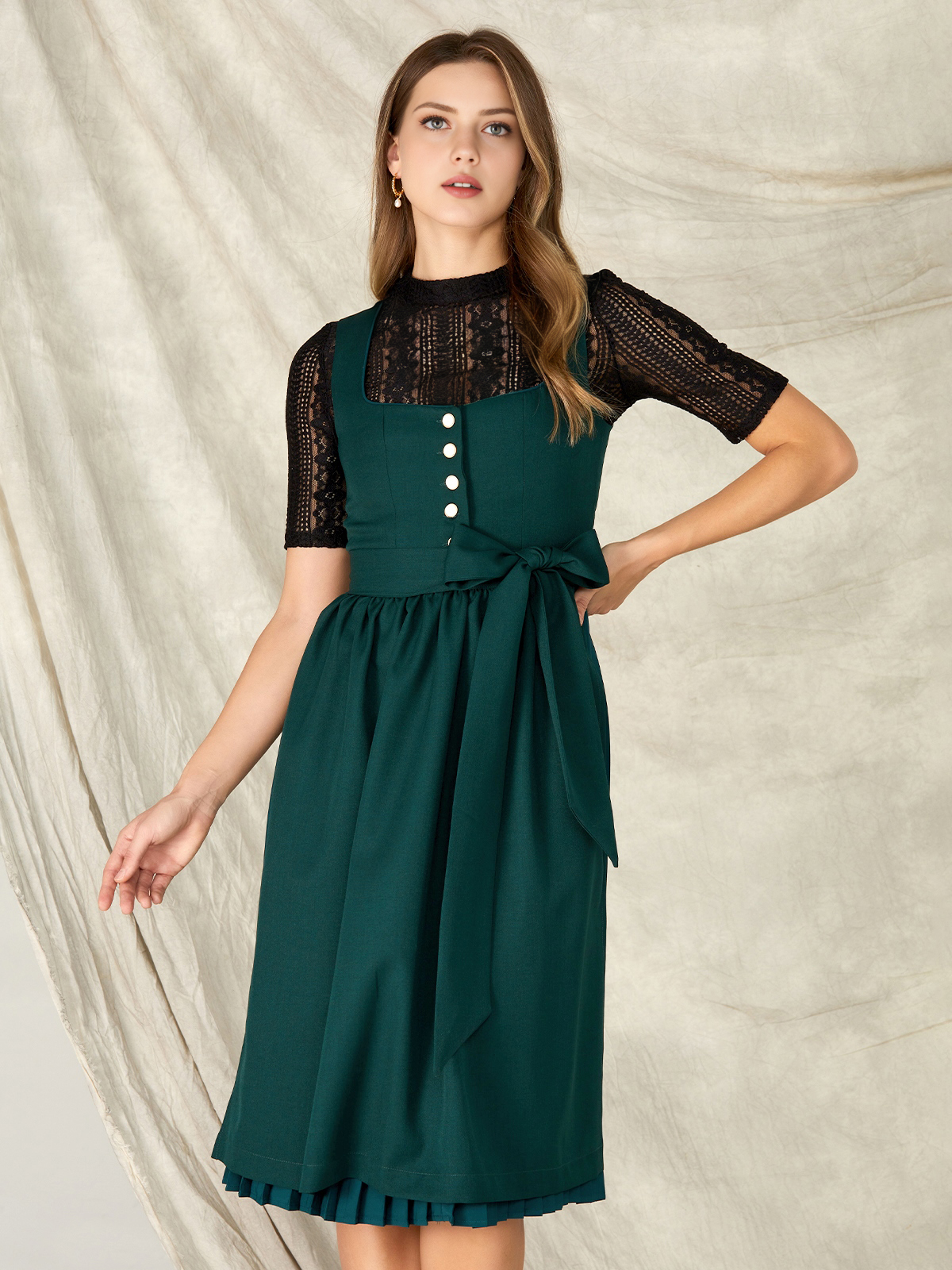 Dirndl Kurz in Grün – perfekt für den Sommer