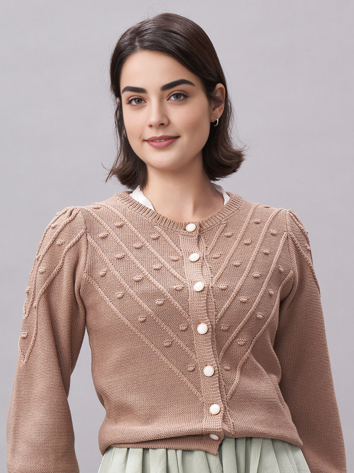 Modernes Dirndl in Braun mit schlichter Eleganz