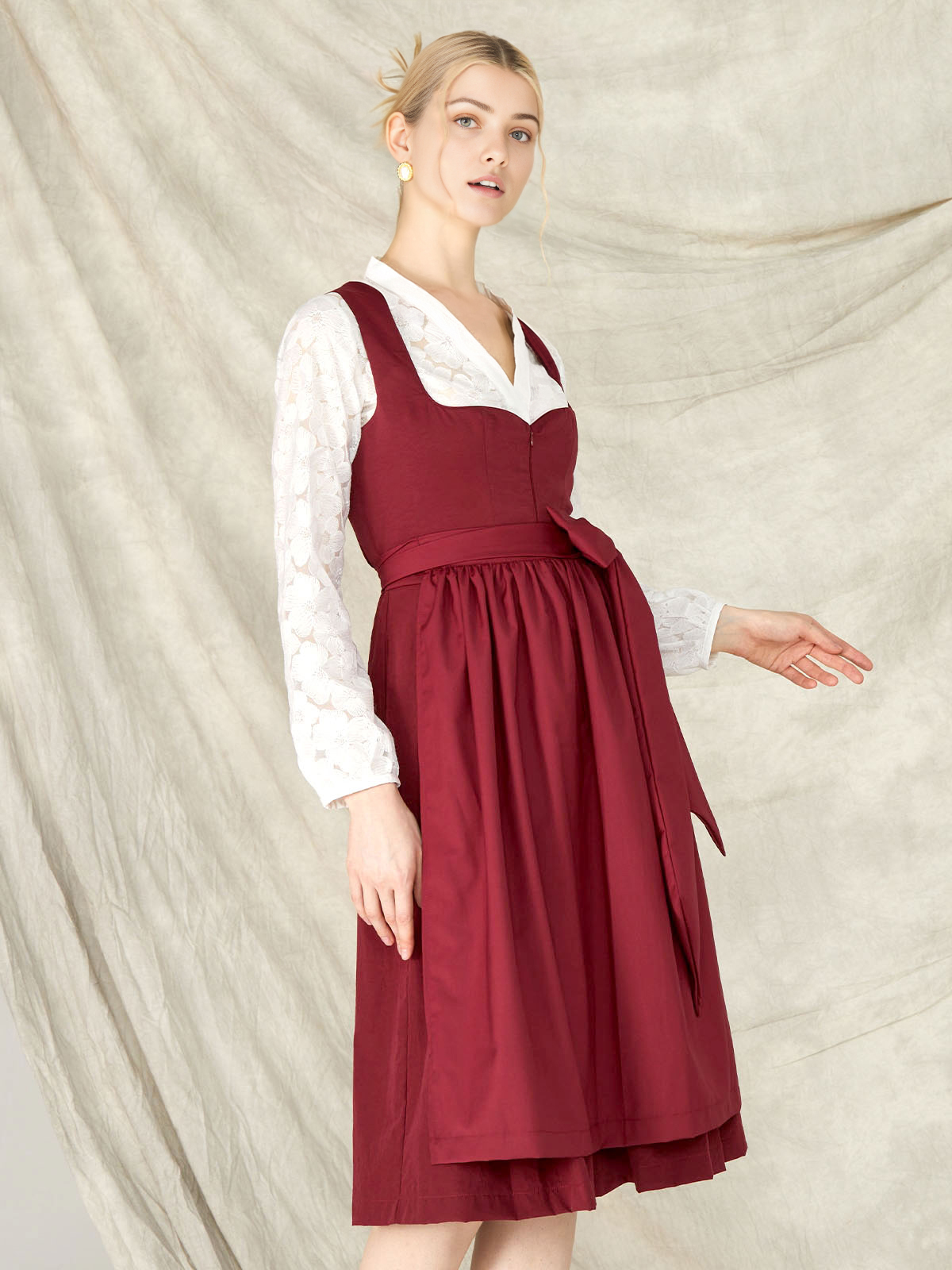 Elegante rote Bluse Dirndl Langarm mit Spitzenbesatz