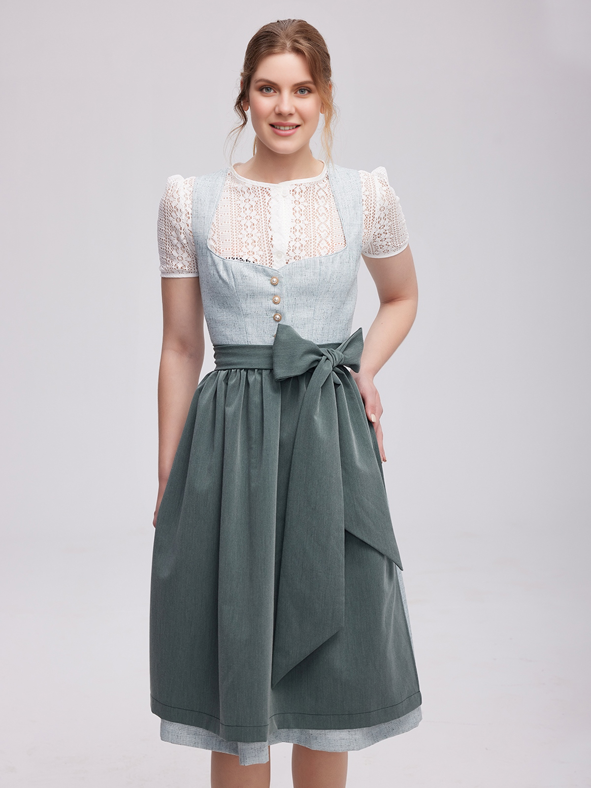 Modernes Dirndl in Grün