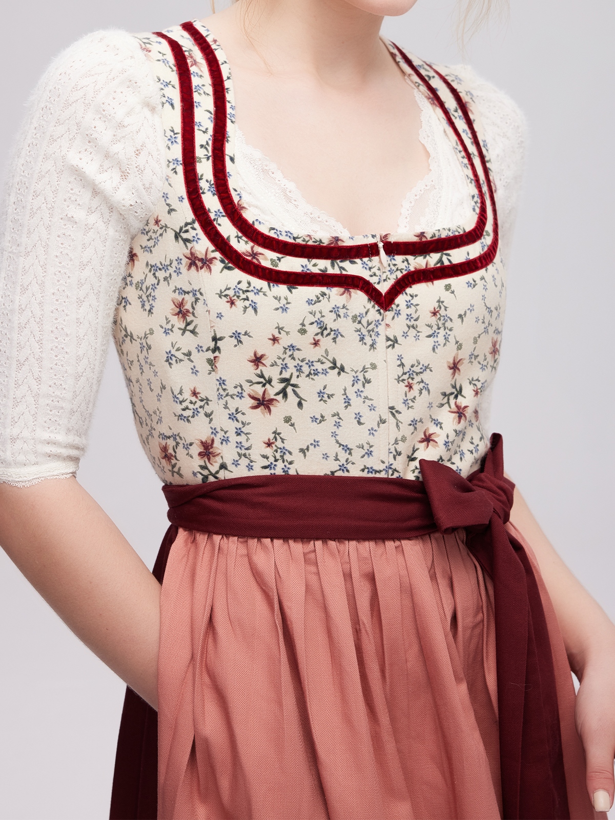 Dirndl Babyblau in eleganter Ausführung