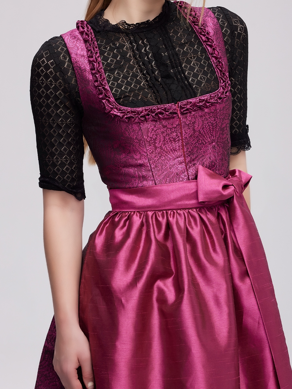 Dirndl in Pink – feminin und stilvoll