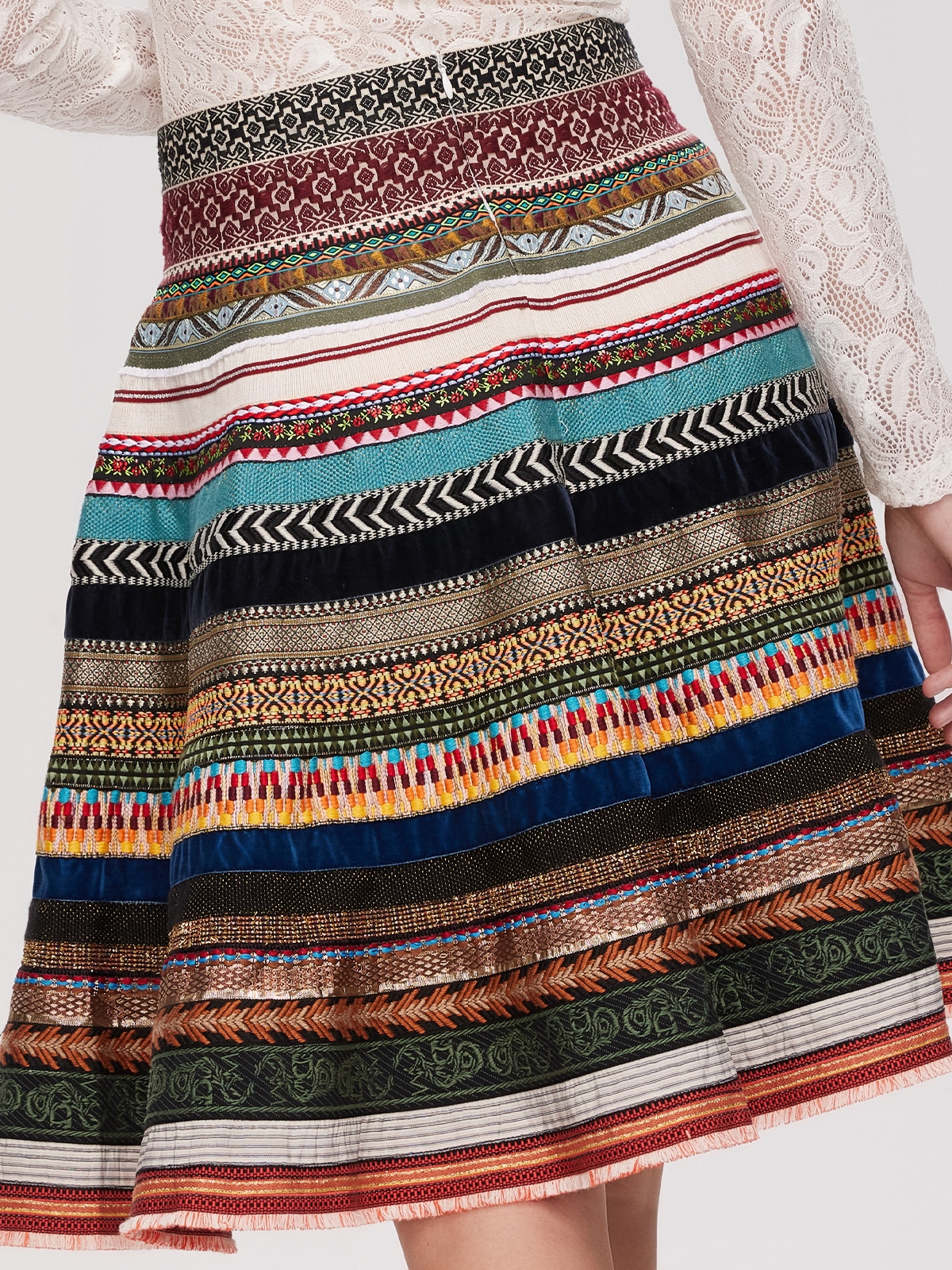 Modernes Dirndl in Braun