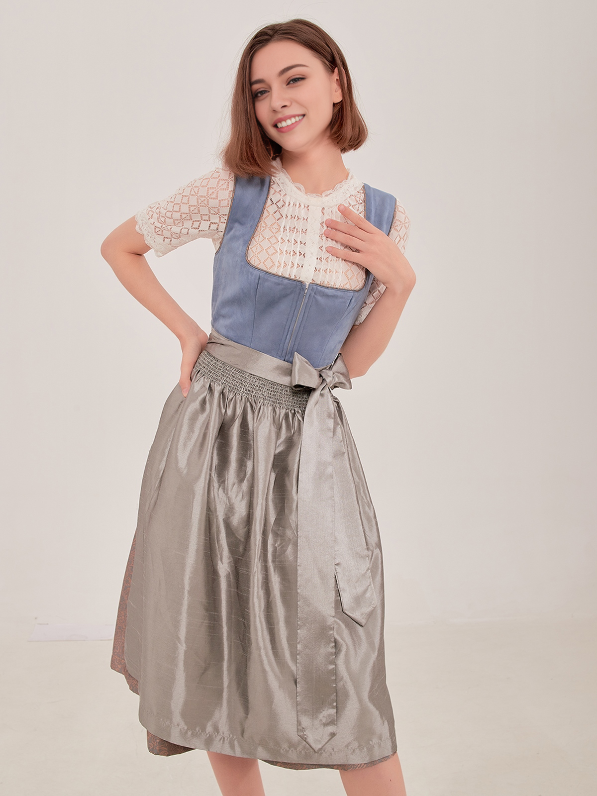 Dirndl in Grün und Rosa